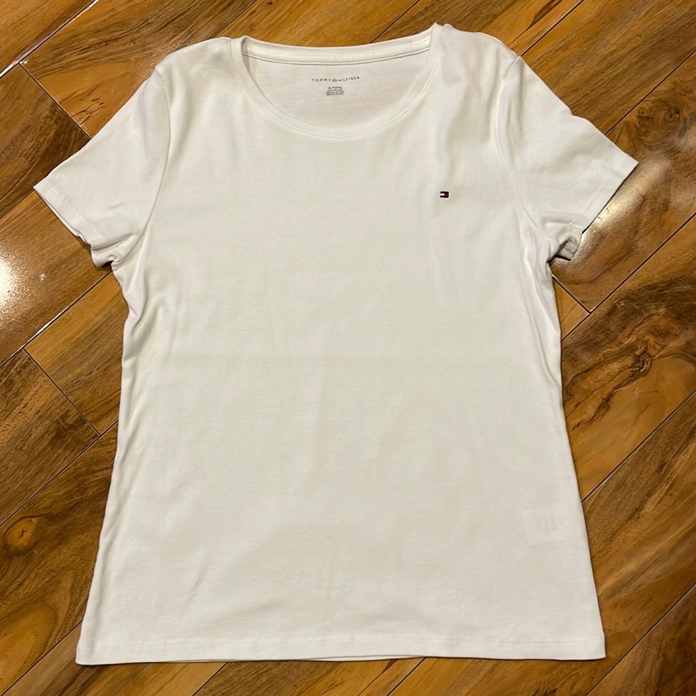 Size extra large XL Tommy Hilfiger fitted T-shirt